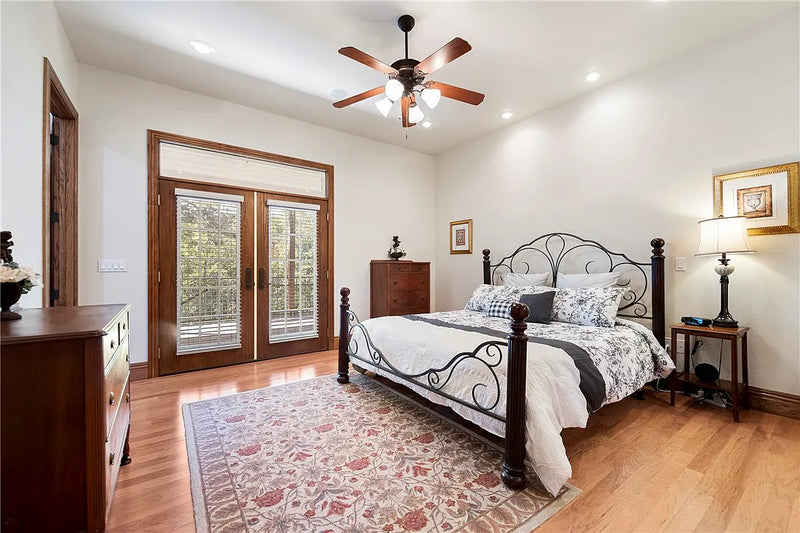 From Boho-Chic to Hollywood Glam: Five Rug Styles for Your Bedroom