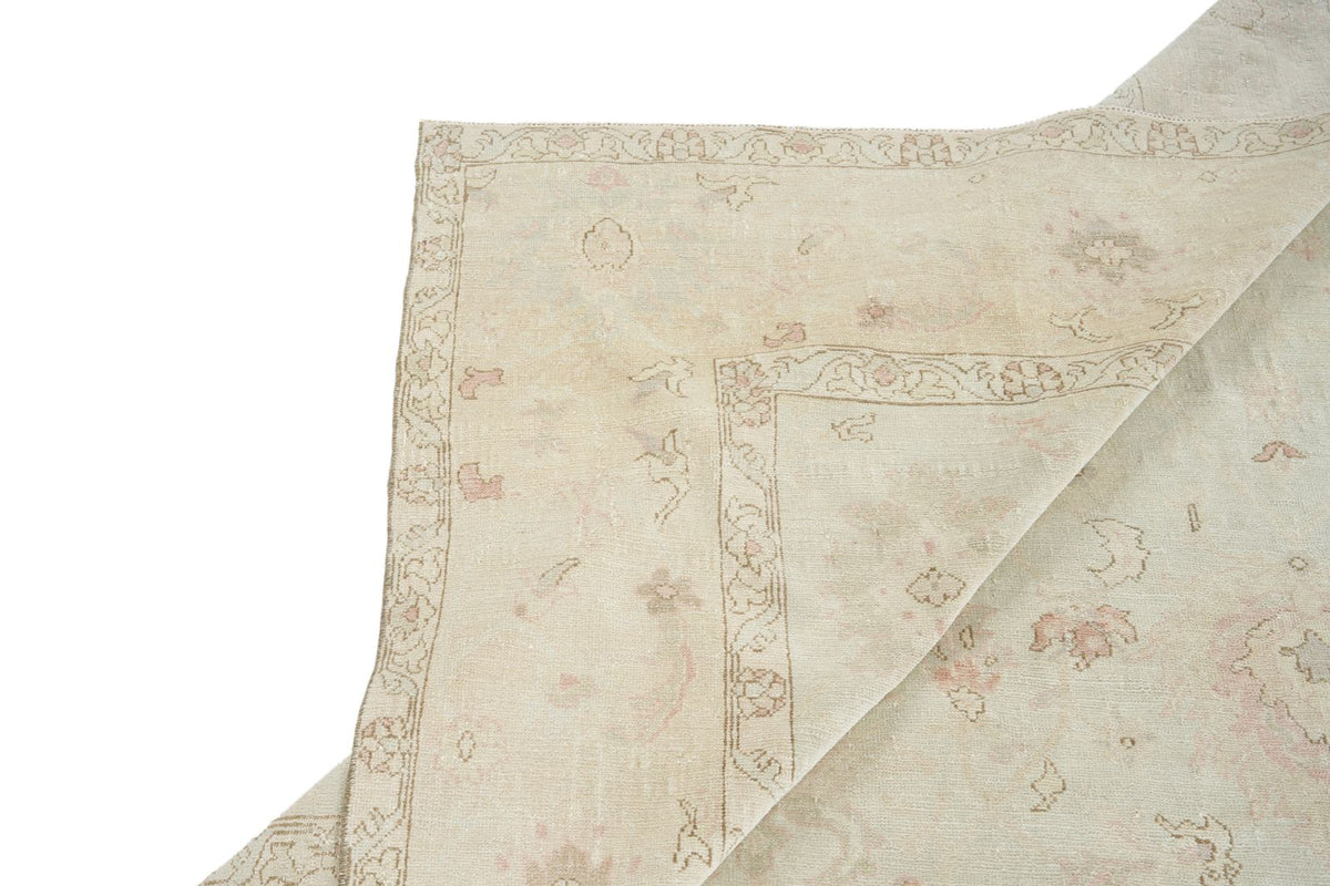 9x11 Ivory and Gold Turkish Traditional Rug