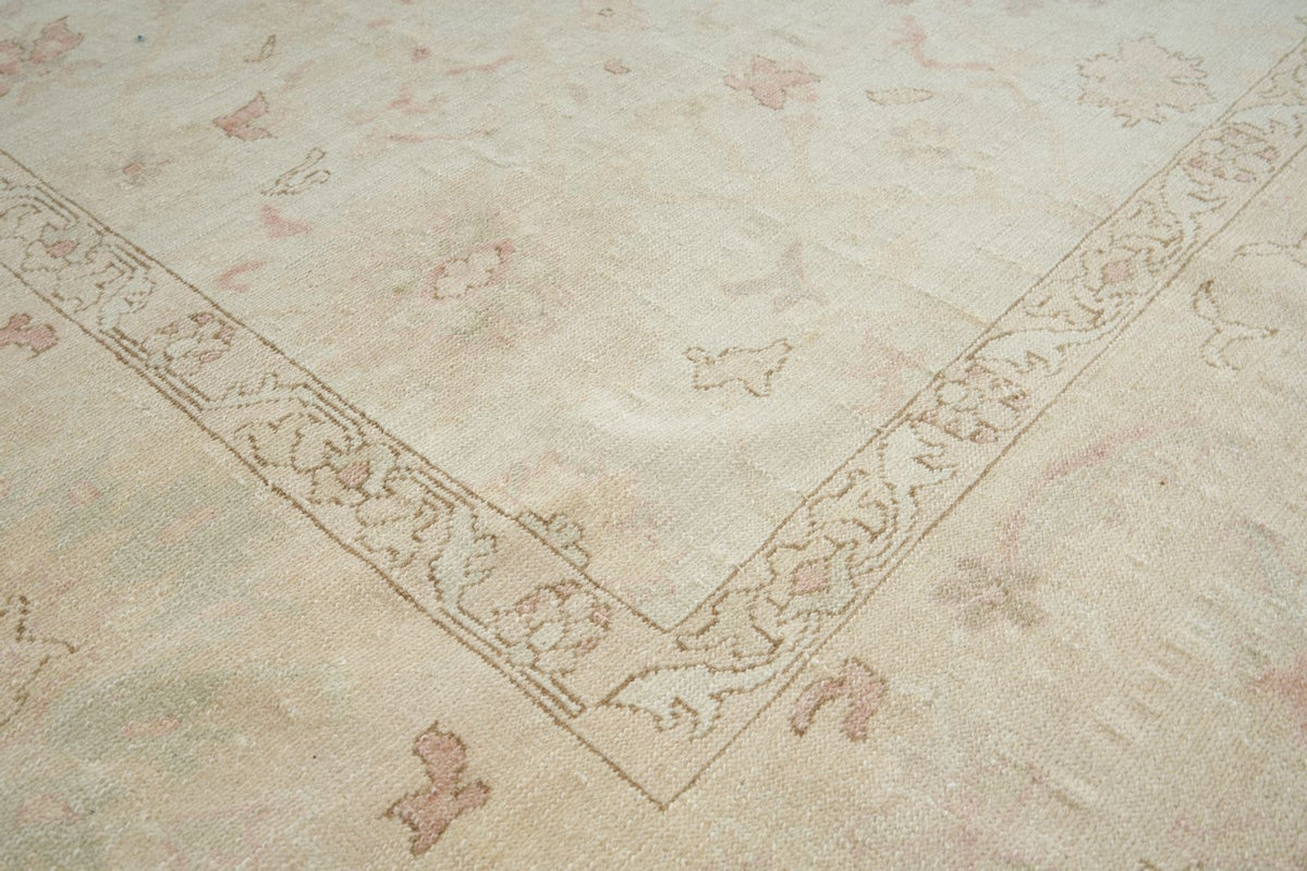 9x11 Ivory and Gold Turkish Traditional Rug