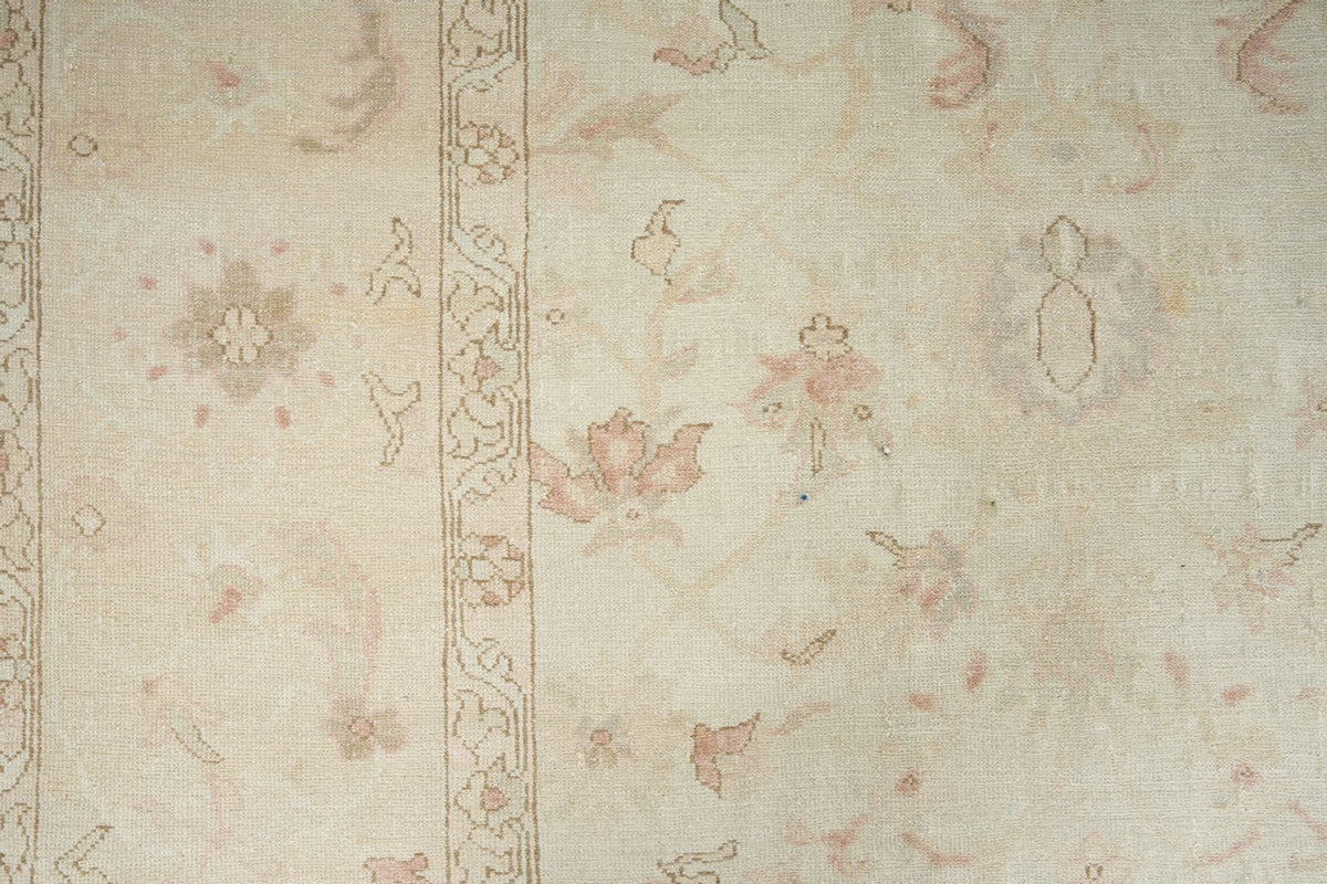 9x11 Ivory and Gold Turkish Traditional Rug