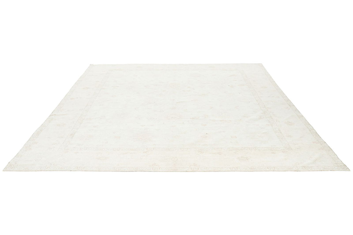 9x11 Ivory and Gold Turkish Traditional Rug