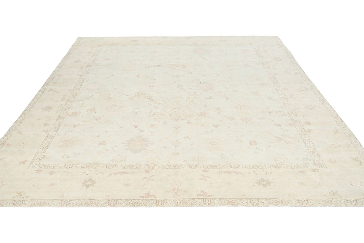 9x11 Ivory and Gold Turkish Traditional Rug