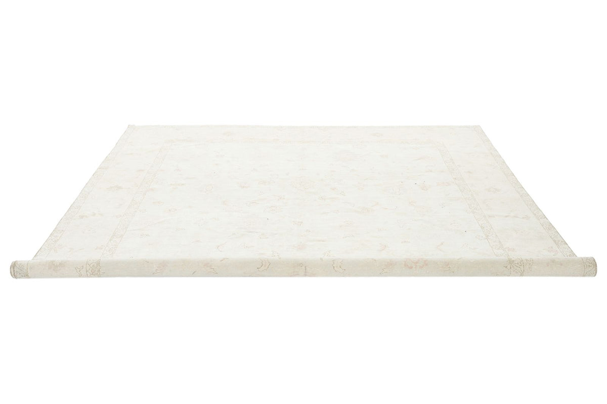 9x11 Ivory and Gold Turkish Traditional Rug