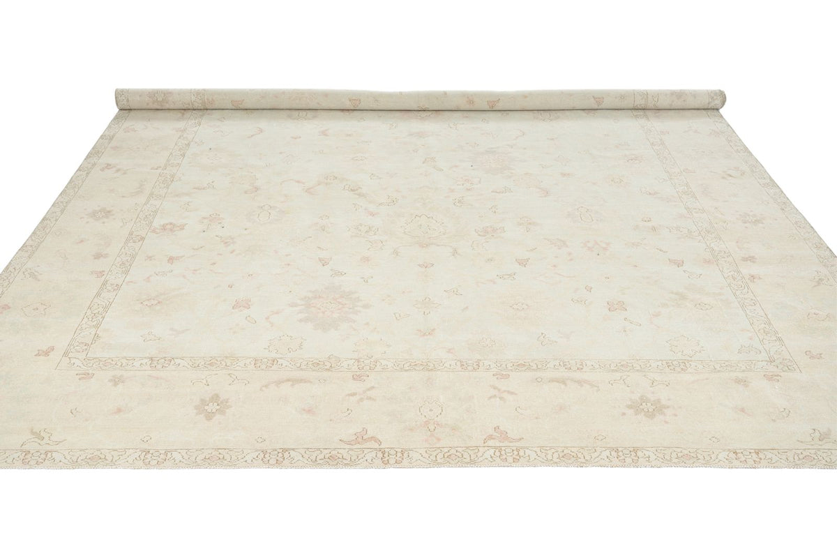 9x11 Ivory and Gold Turkish Traditional Rug
