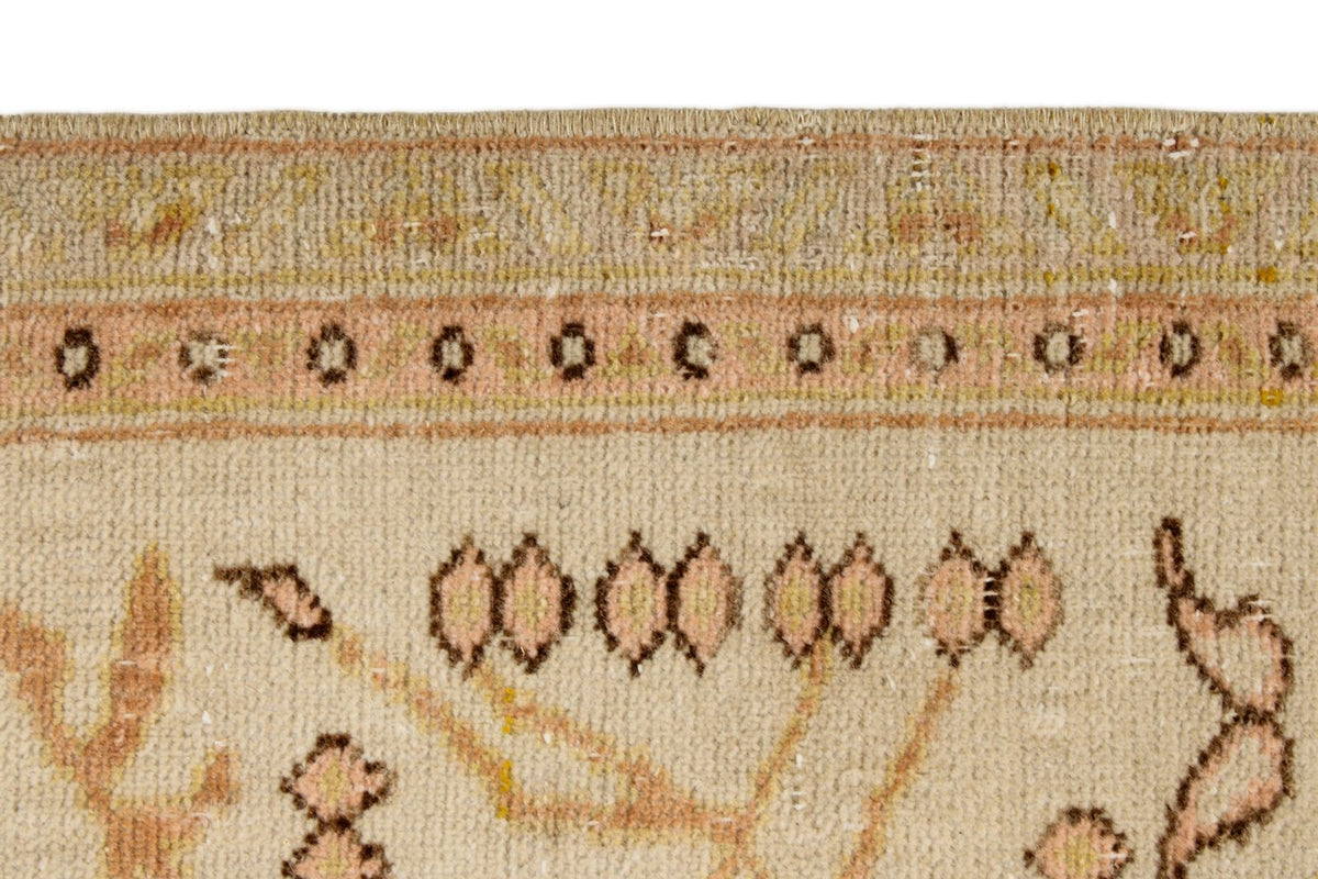 8x10 Ivory and Gold Turkish Traditional Rug