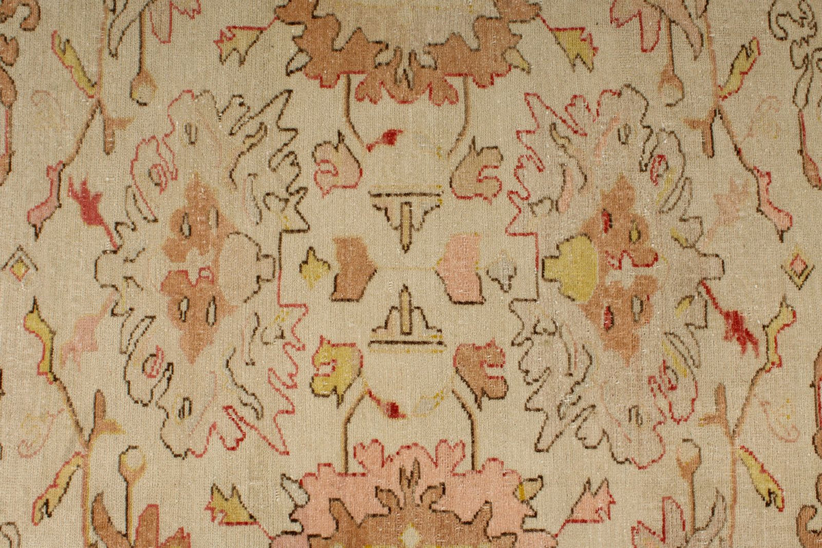 8x10 Ivory and Gold Turkish Traditional Rug