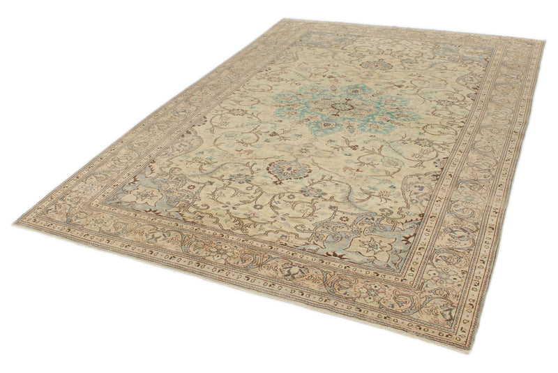 6x10 Ivory and Brown Turkish Traditional Rug