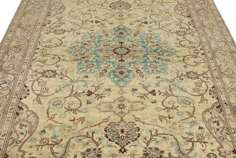 6x10 Ivory and Brown Turkish Traditional Rug