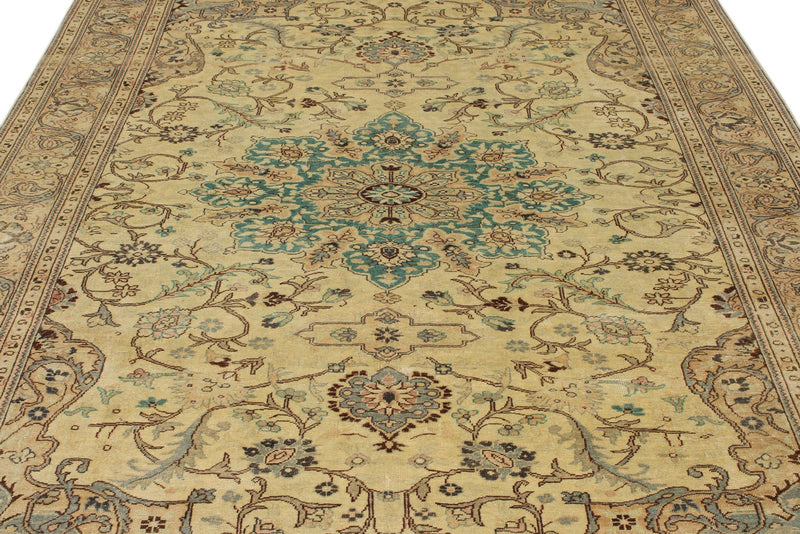 6x10 Ivory and Brown Turkish Traditional Rug