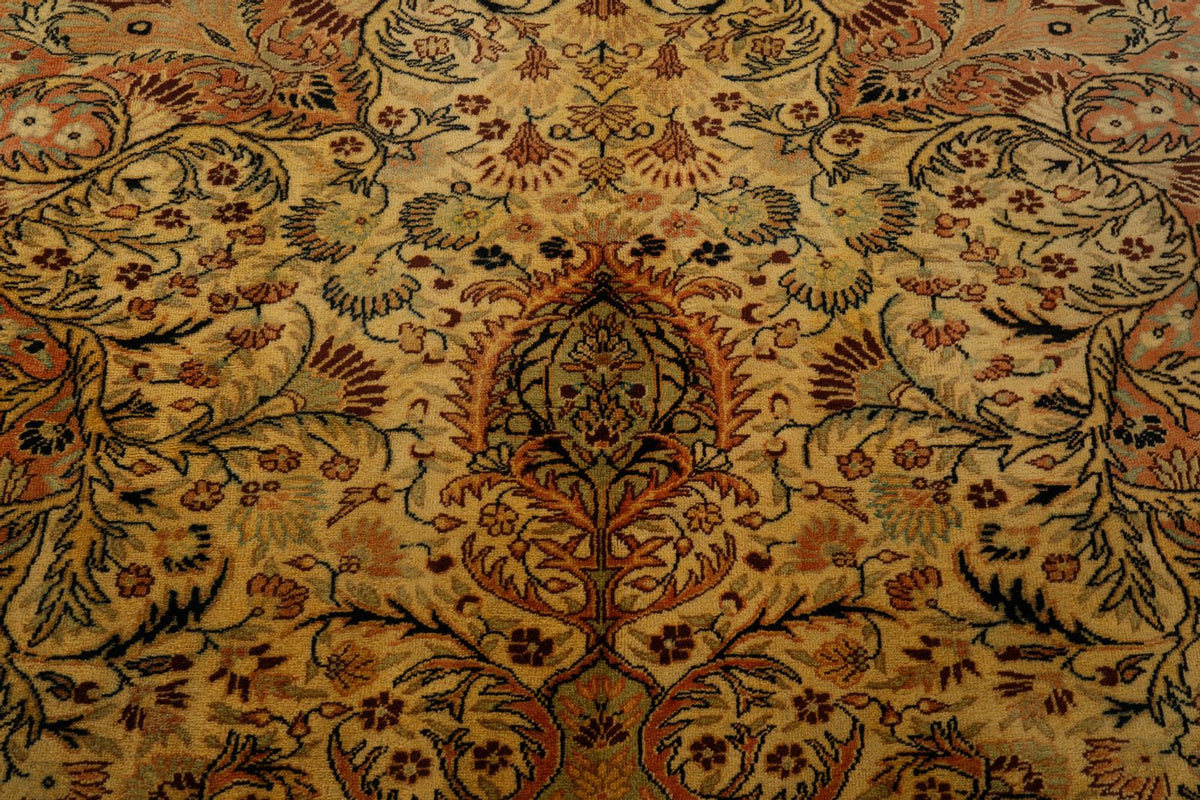 7x10 Ivory and Green Turkish Traditional Rug