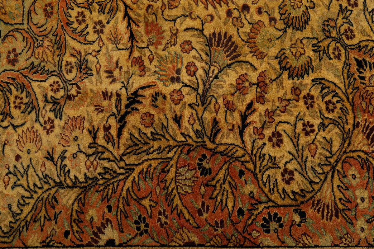 7x10 Ivory and Green Turkish Traditional Rug