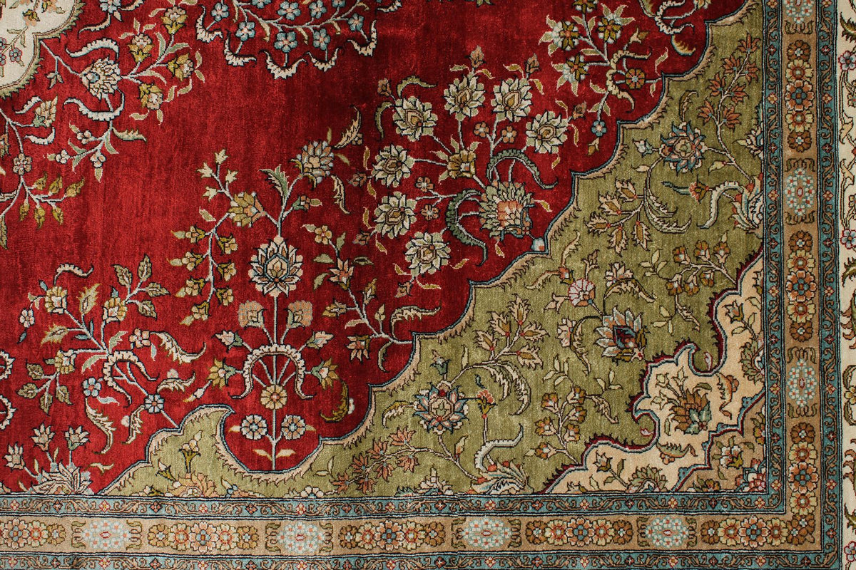 6x9 Ivory and Red Turkish Anatolian Rug