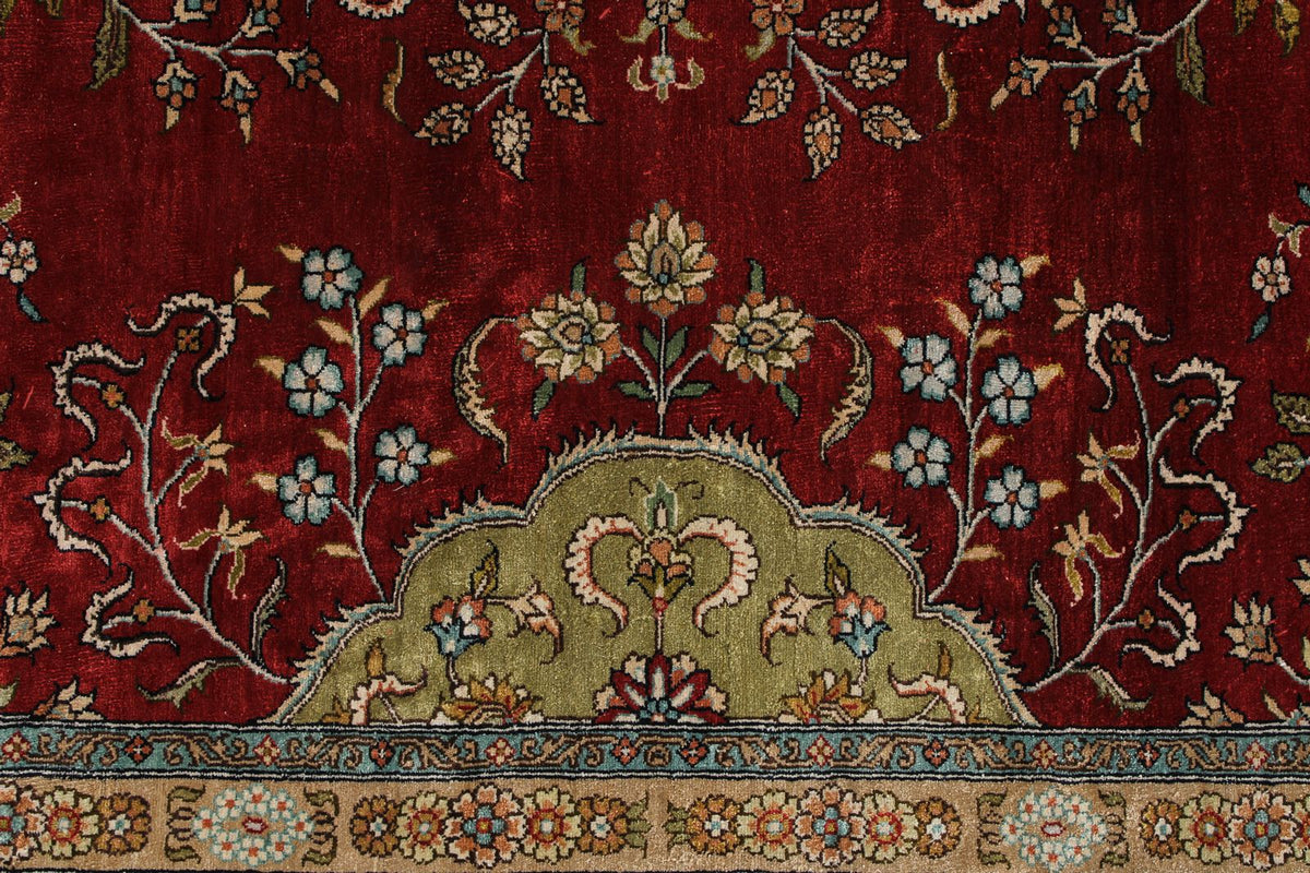 6x9 Ivory and Red Turkish Anatolian Rug