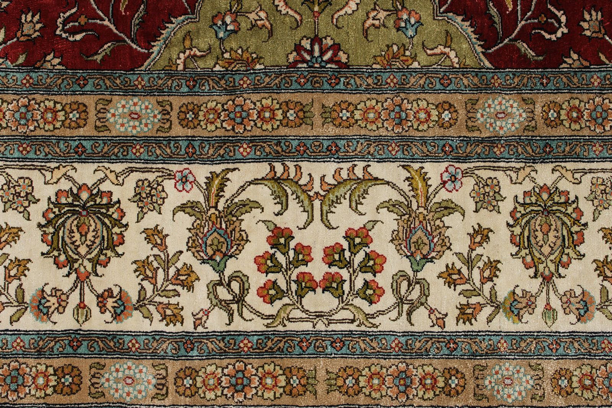 6x9 Ivory and Red Turkish Anatolian Rug