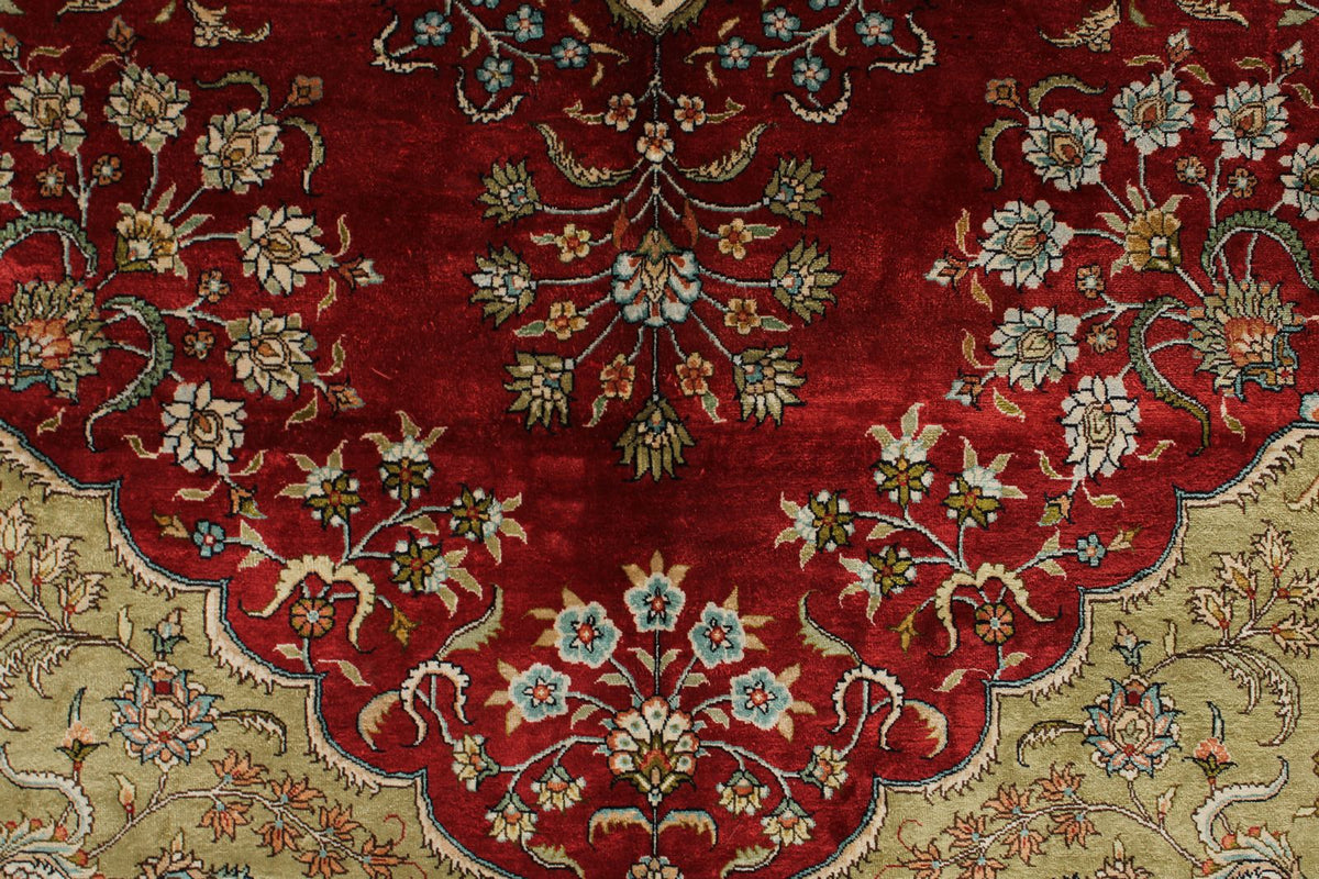 6x9 Ivory and Red Turkish Anatolian Rug
