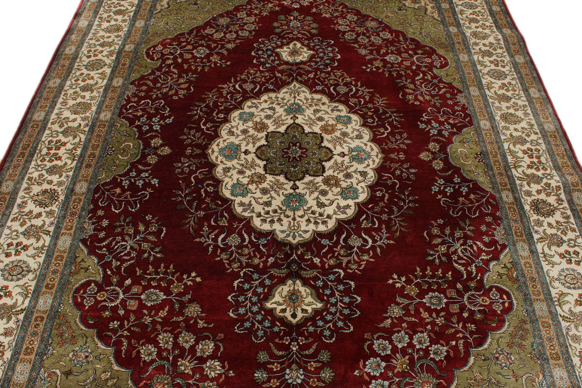 6x9 Ivory and Red Turkish Anatolian Rug