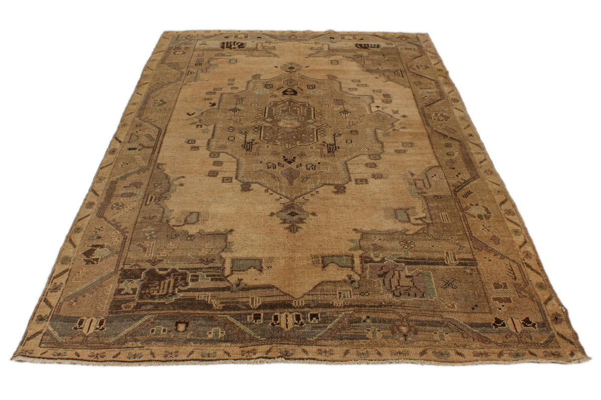 5x9 Ivory and Gray Turkish Tribal Rug