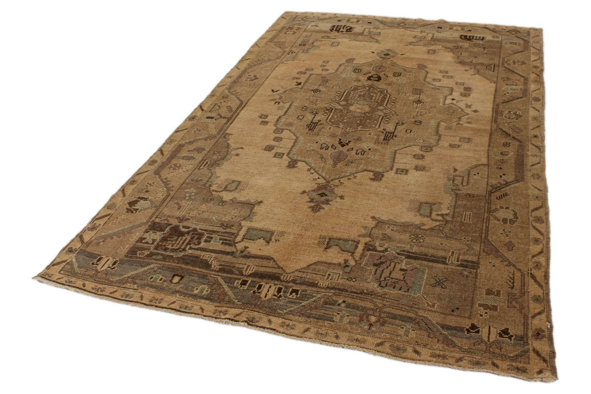 5x9 Ivory and Gray Turkish Tribal Rug