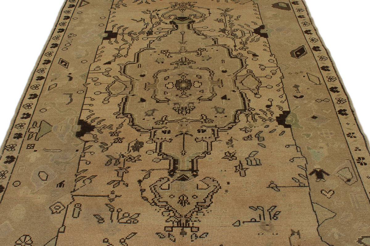 5x8 Green and Ivory Turkish Tribal Rug
