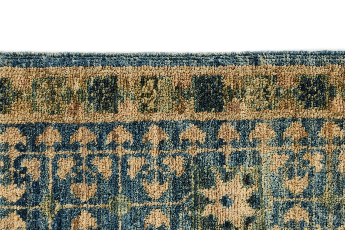 5x7 Gold and Blue Traditional Rug