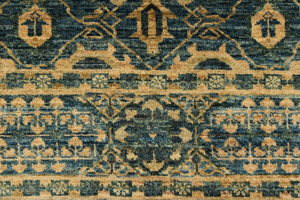 5x7 Gold and Blue Traditional Rug