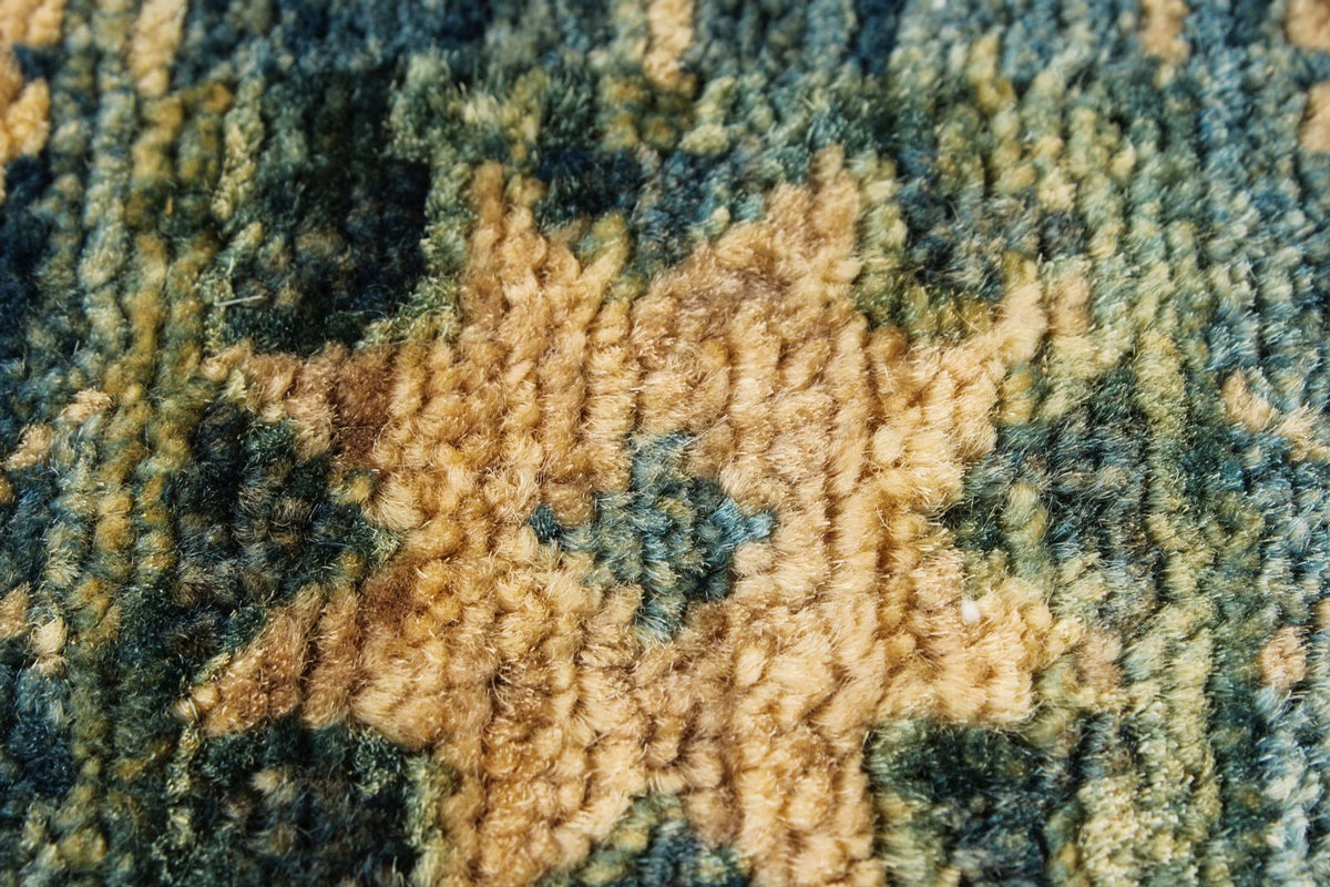 5x7 Gold and Blue Traditional Rug