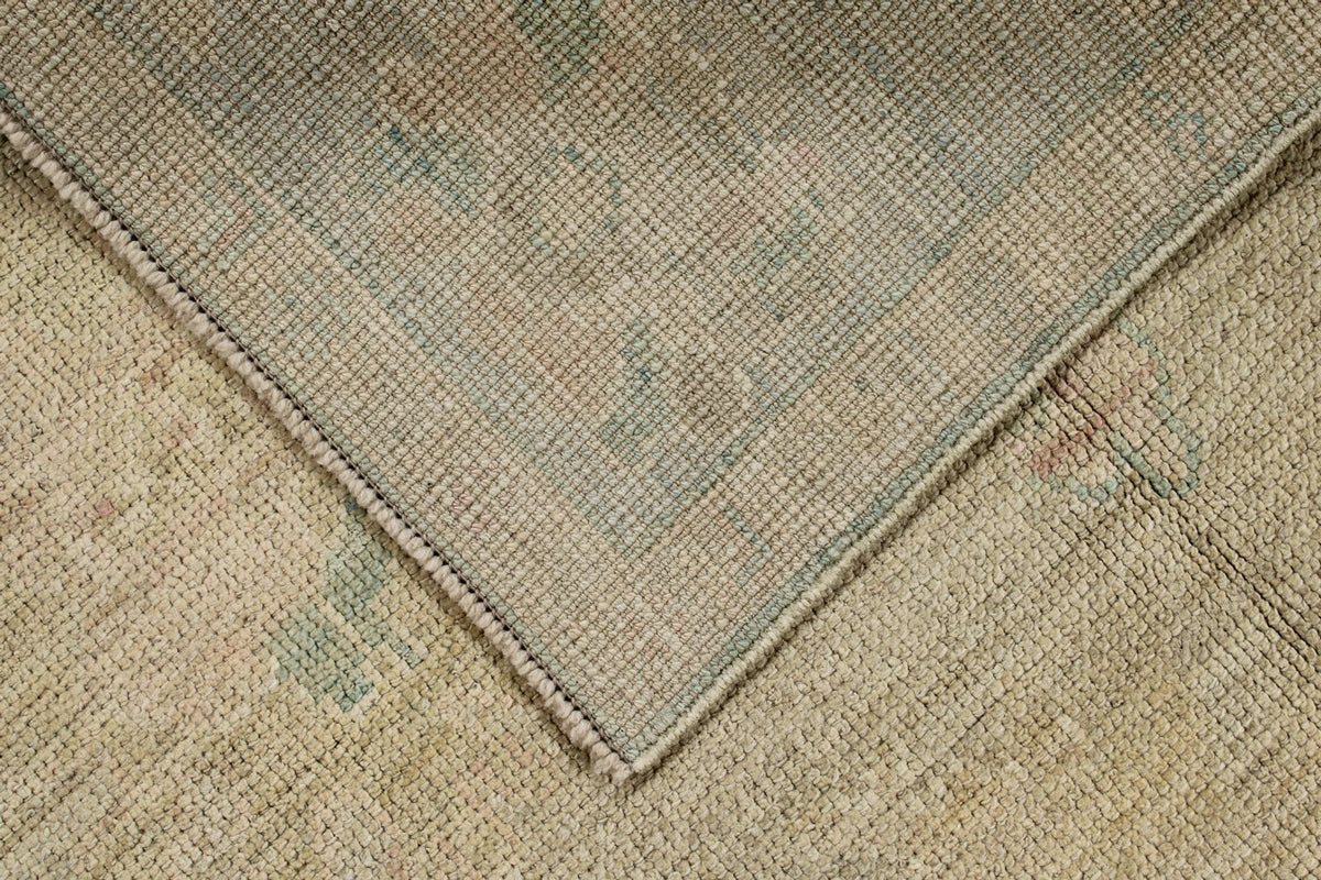 5x7 Ivory and Blue Turkish Oushak Rug