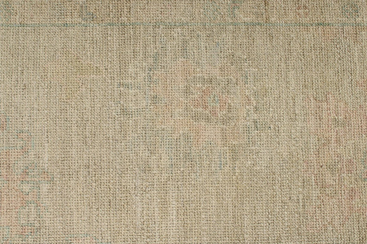 5x7 Ivory and Blue Turkish Oushak Rug