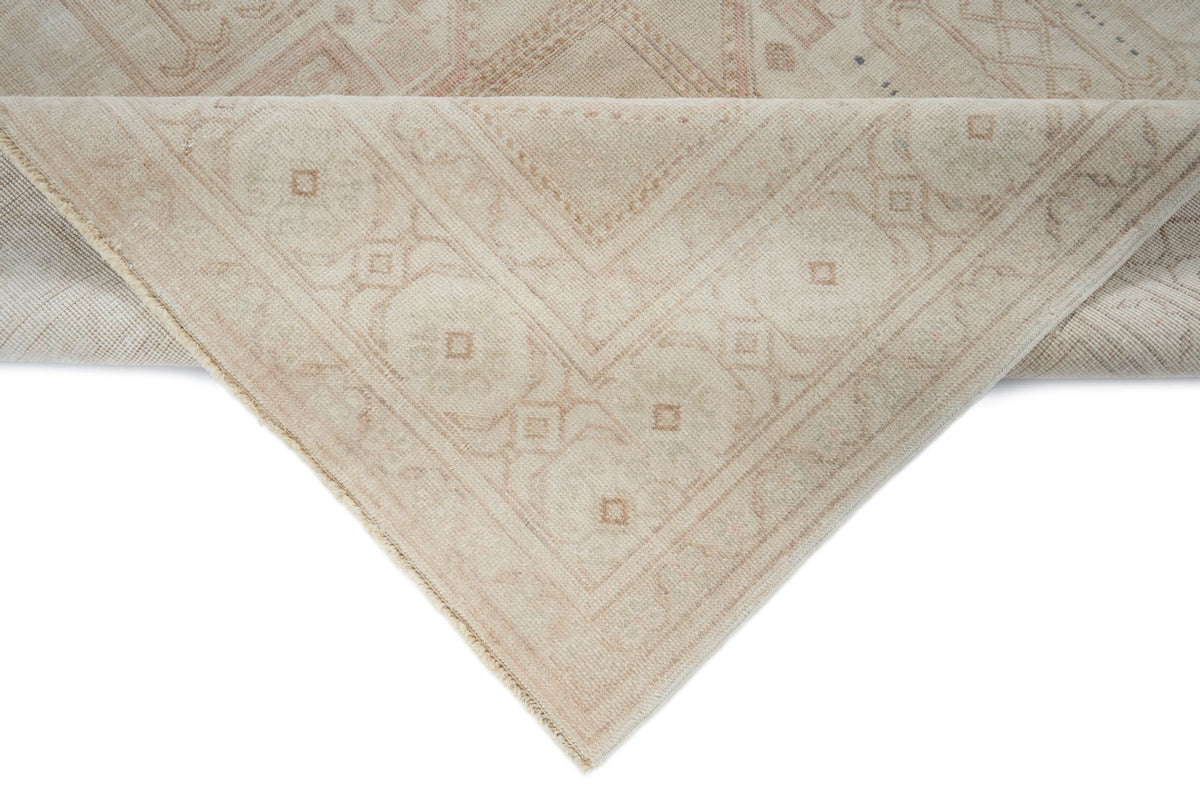5x7 Ivory and Multicolor Turkish Traditional Rug