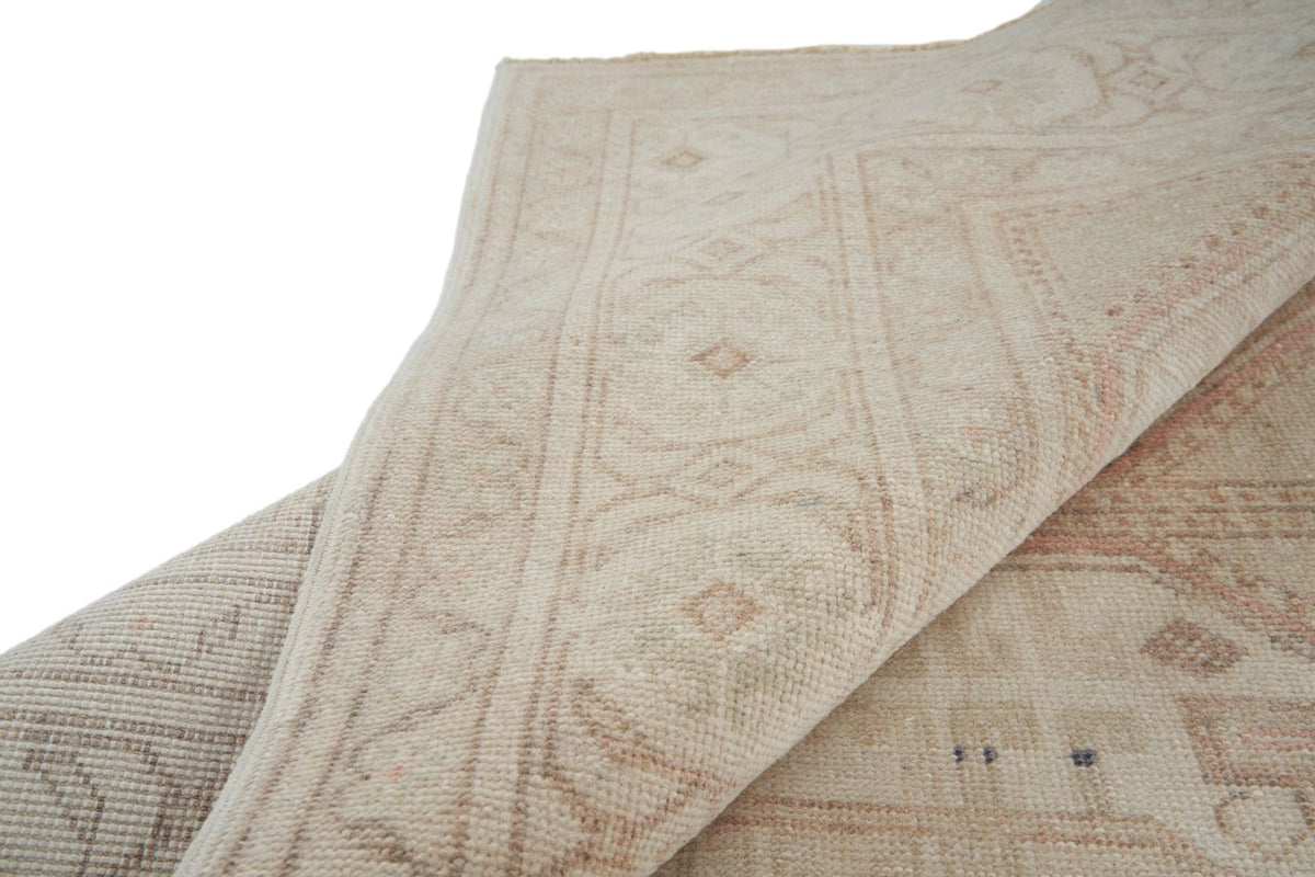 5x7 Ivory and Multicolor Turkish Traditional Rug