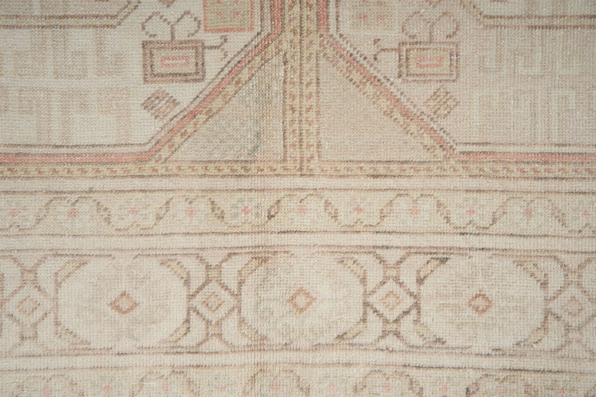 5x7 Ivory and Multicolor Turkish Traditional Rug