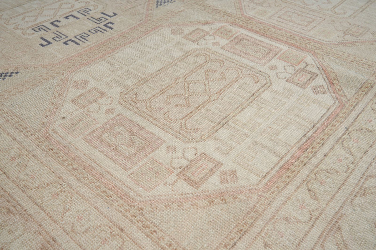 5x7 Ivory and Multicolor Turkish Traditional Rug