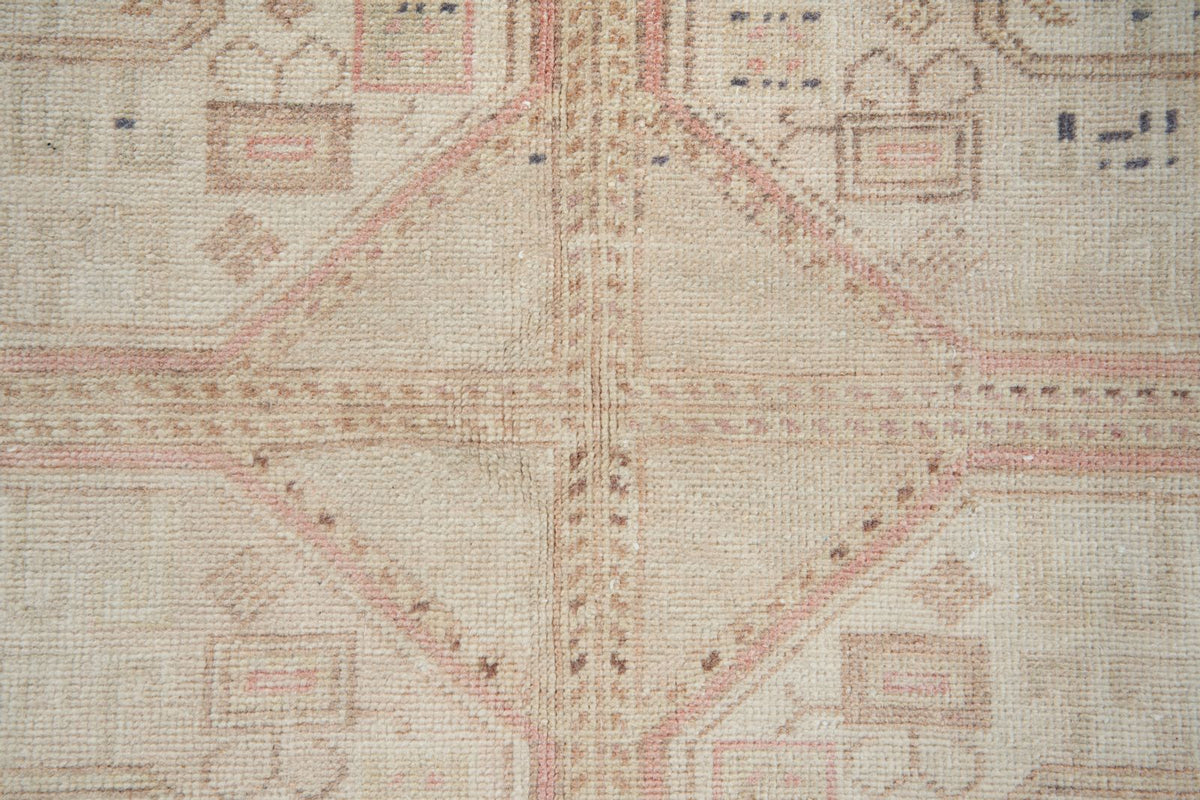 5x7 Ivory and Multicolor Turkish Traditional Rug