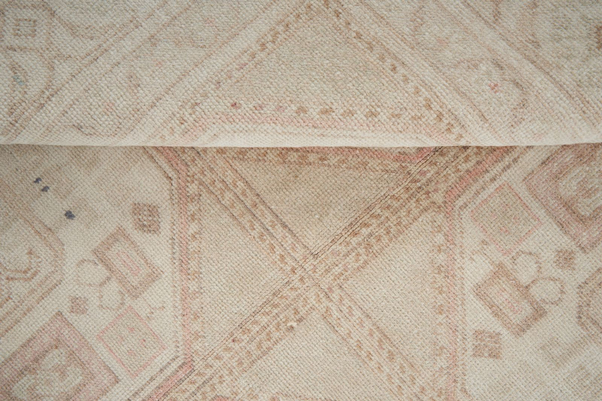 5x7 Ivory and Multicolor Turkish Traditional Rug