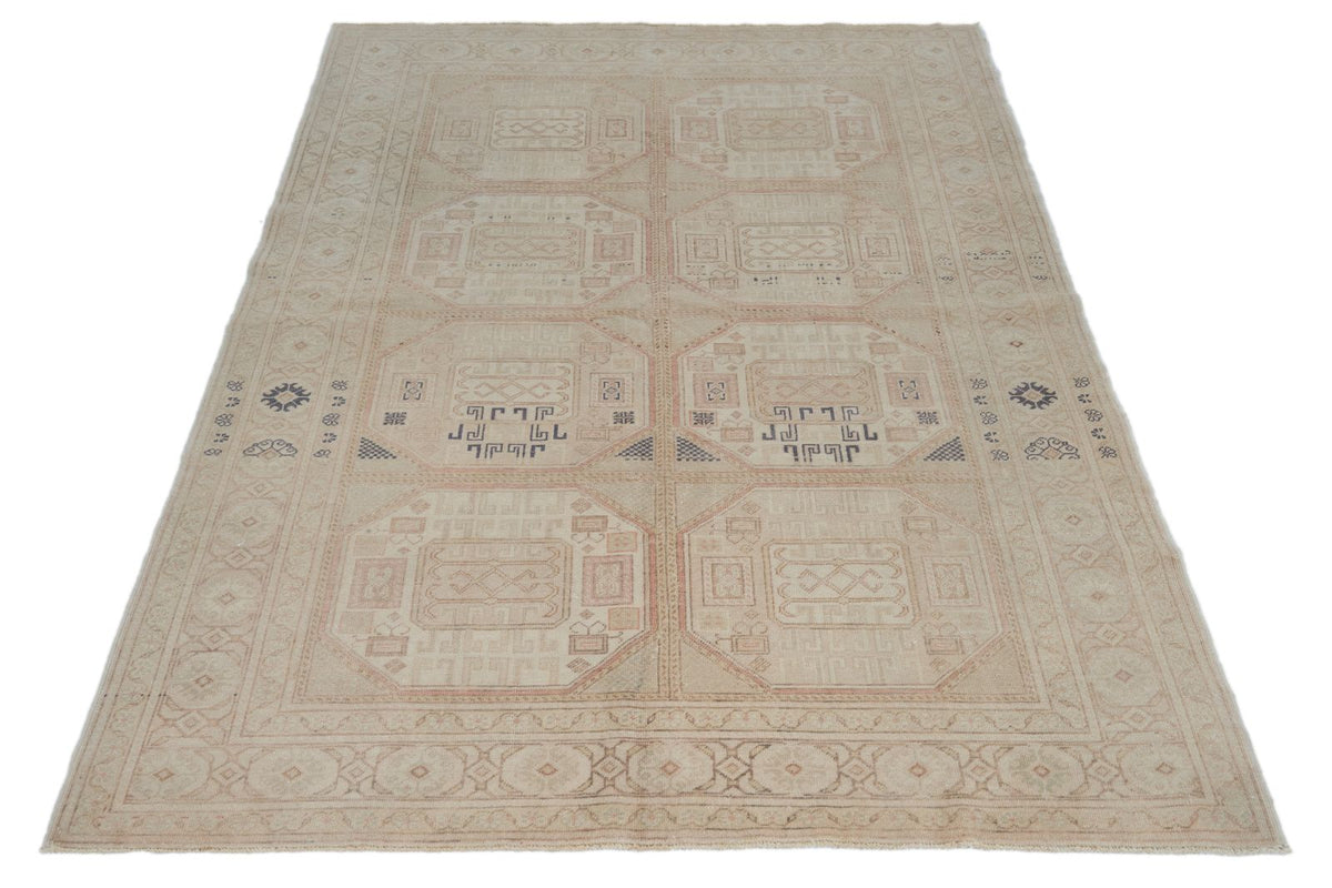 5x7 Ivory and Multicolor Turkish Traditional Rug
