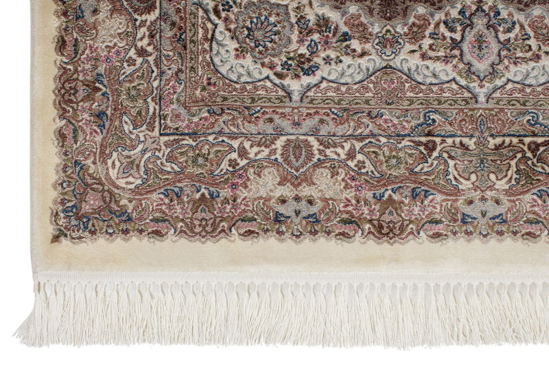 7x10 Ivory and Beige Turkish Antep Rug