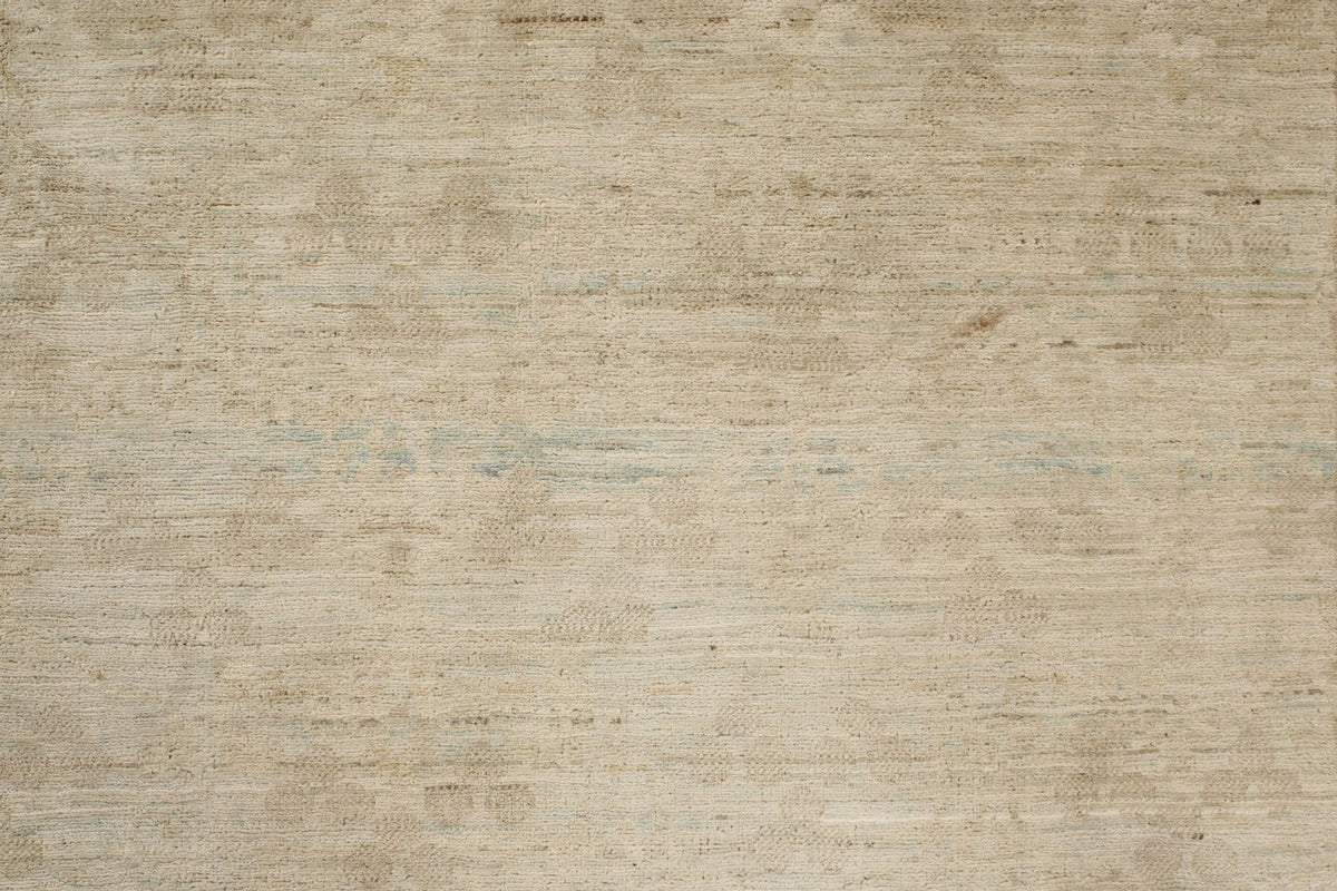 5x7 Ivory and Beige Persian Rug