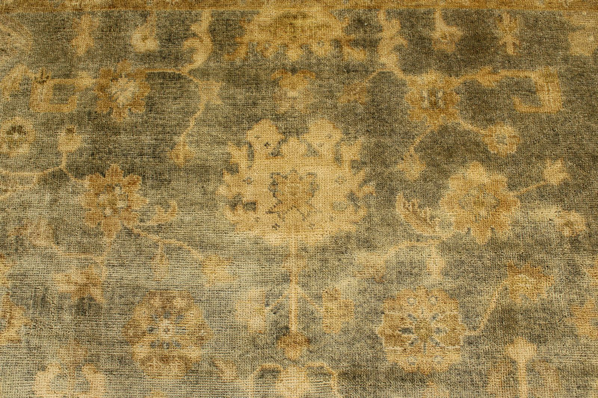 8x10 Gray and Ivory Turkish Oushak Rug