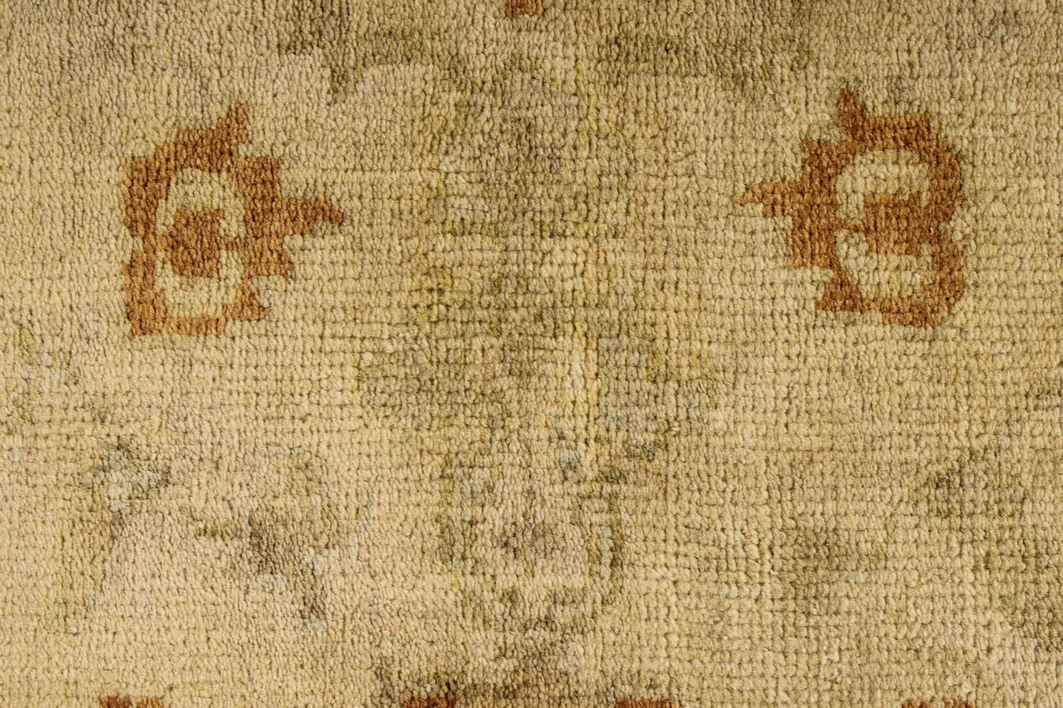 6x9 Ivory and Beige Turkish Oushak Rug