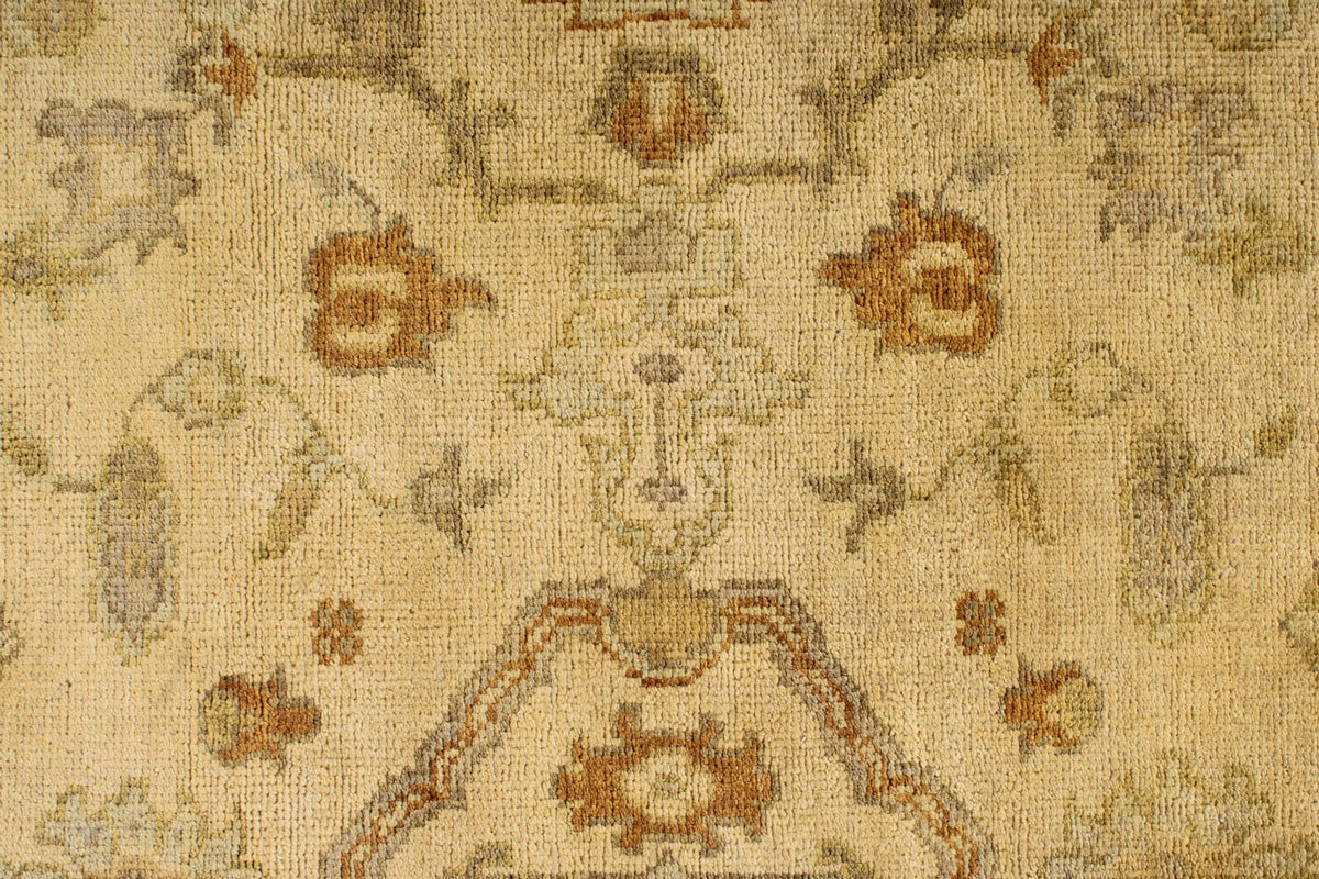 6x9 Ivory and Beige Turkish Oushak Rug