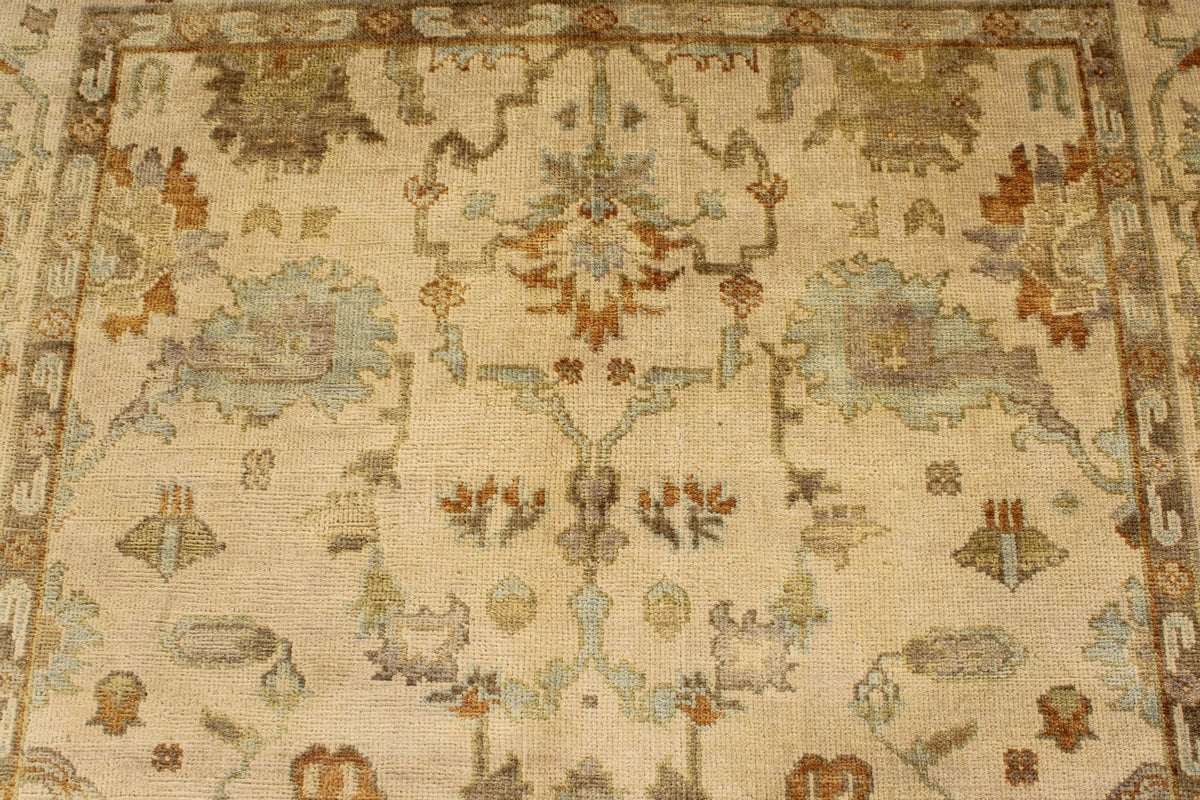 6x9 Ivory and Beige Turkish Oushak Rug