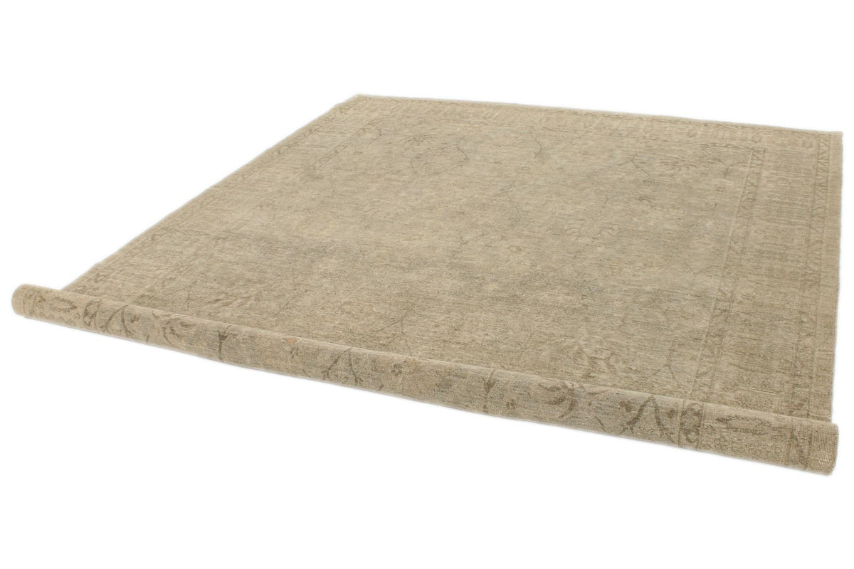 8x10 Brown and Ivory Turkish Oushak Rug