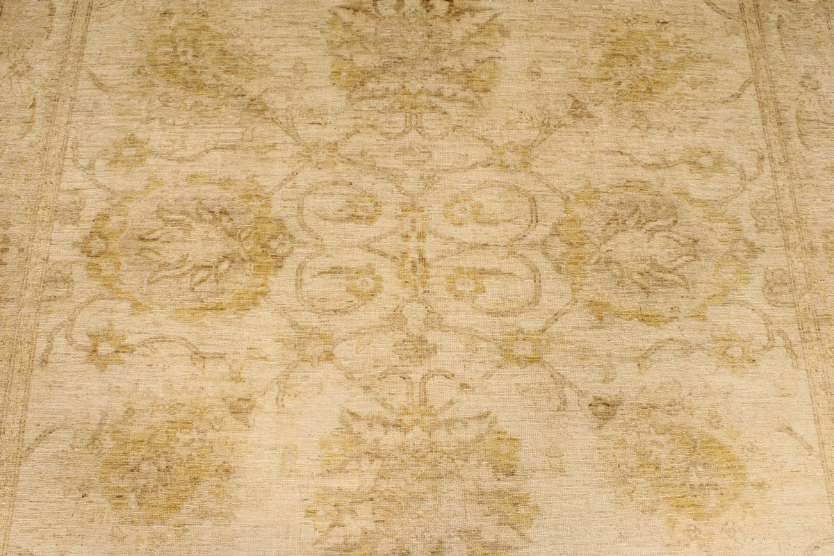 6x8 Ivory and Gold Turkish Oushak Rug