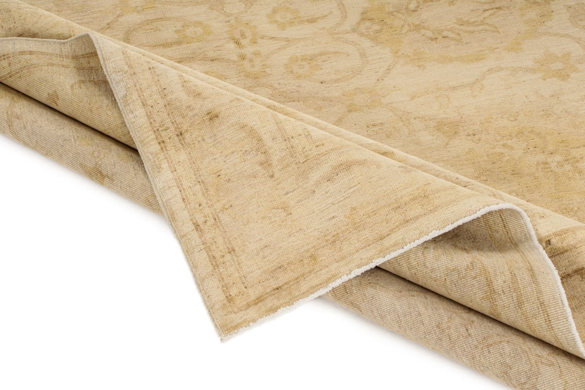 6x8 Ivory and Gold Turkish Oushak Rug