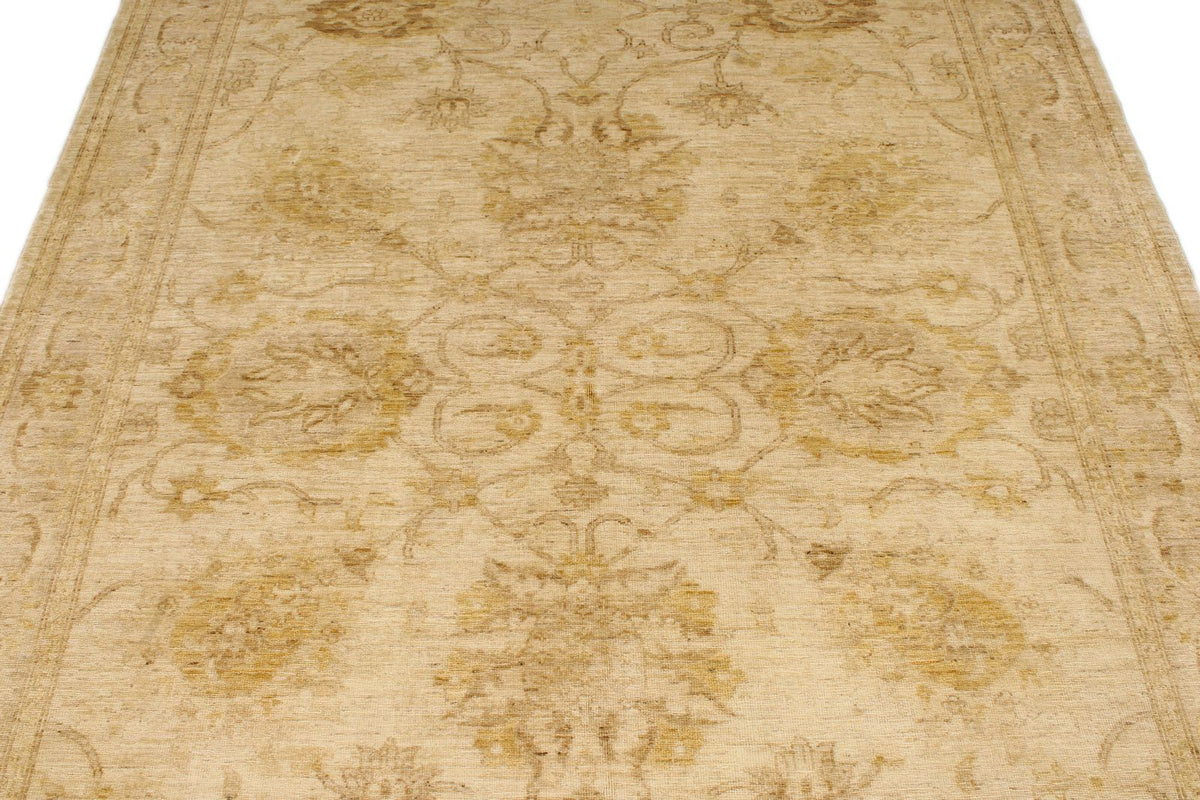 6x8 Ivory and Gold Turkish Oushak Rug