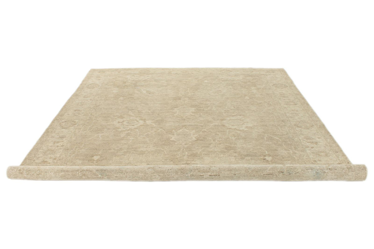8x10 Ivory and Beige Turkish Oushak Rug