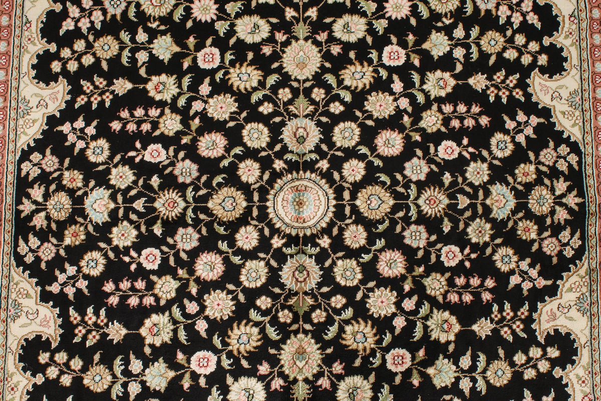4x6 Black and Ivory Turkish Antep Rug