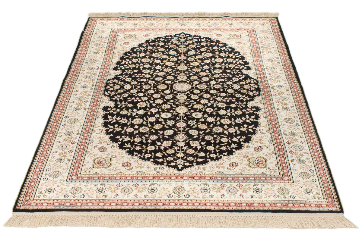 4x6 Black and Ivory Turkish Antep Rug