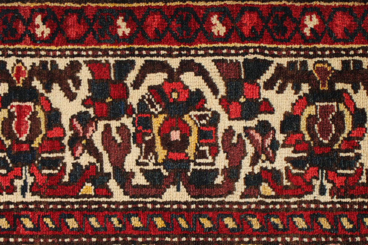 5x7 Ivory and Green Persian Rug