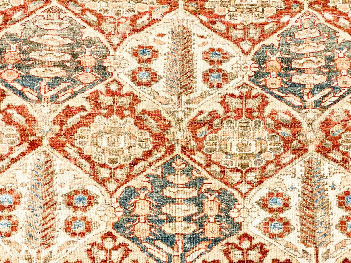 5x7 Ivory and Green Persian Rug